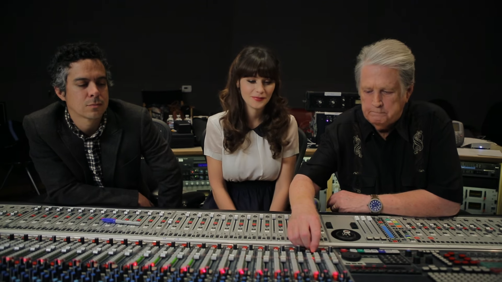 Brian Wilson - No Pier Pressure (Behind The Scenes) 4-14 screenshot.png
